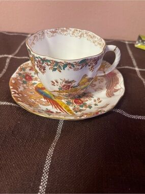 Royal Crown Derby Olde Avesbury Scalloped Cup & Saucer *CRACKED TEACUP*